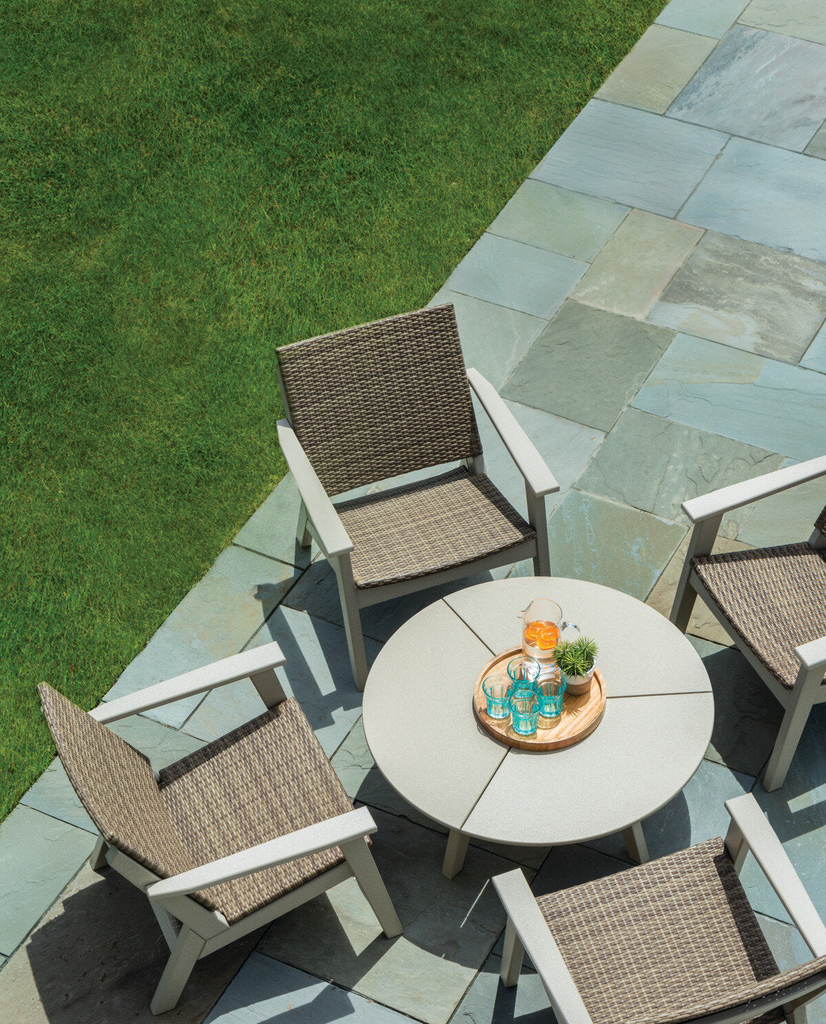 Seaside DEX Round Chat Table – 40″ Outdoor Patio Coffee Table