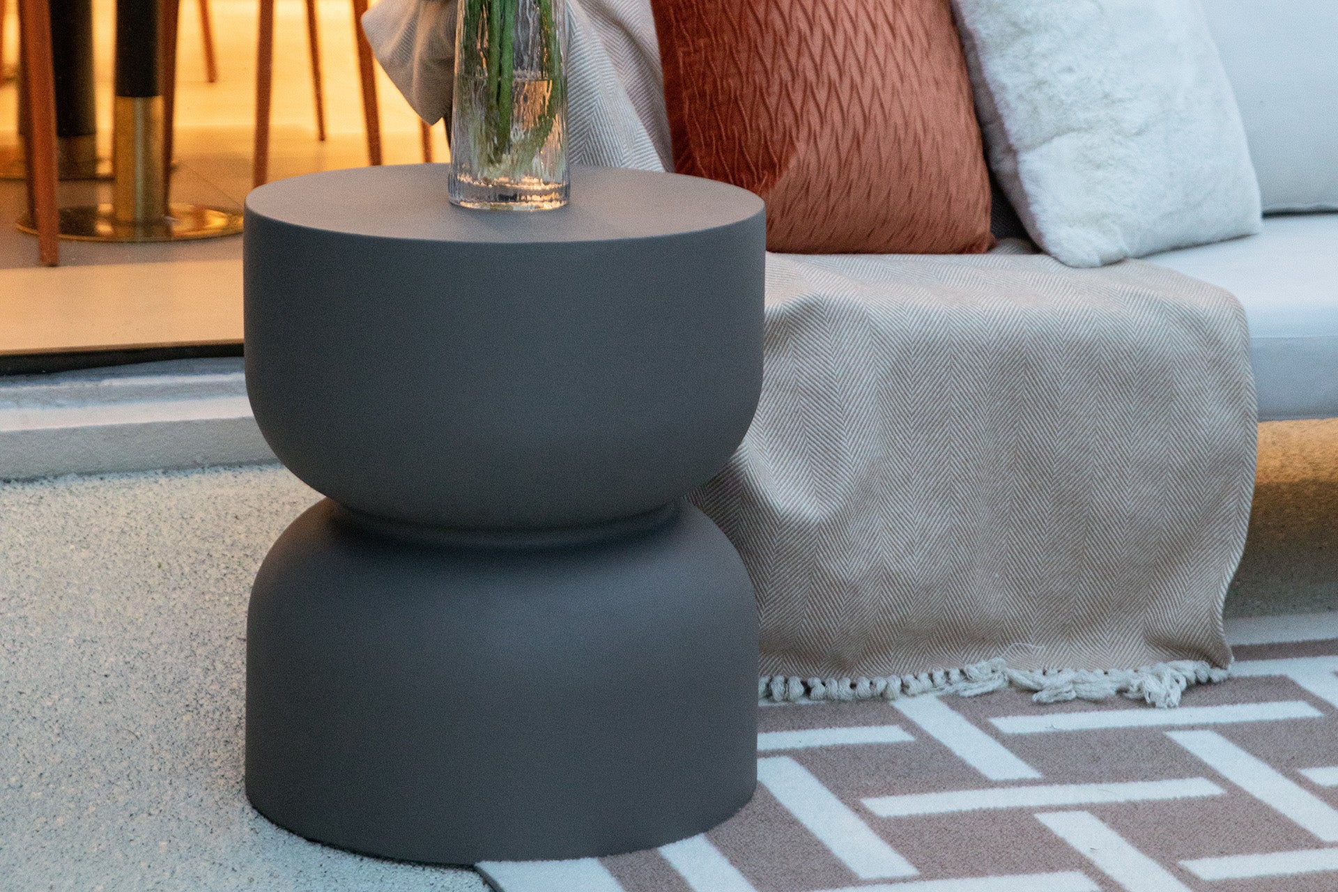 Elementi Home Chronos 18″ Round Concrete Side Table
