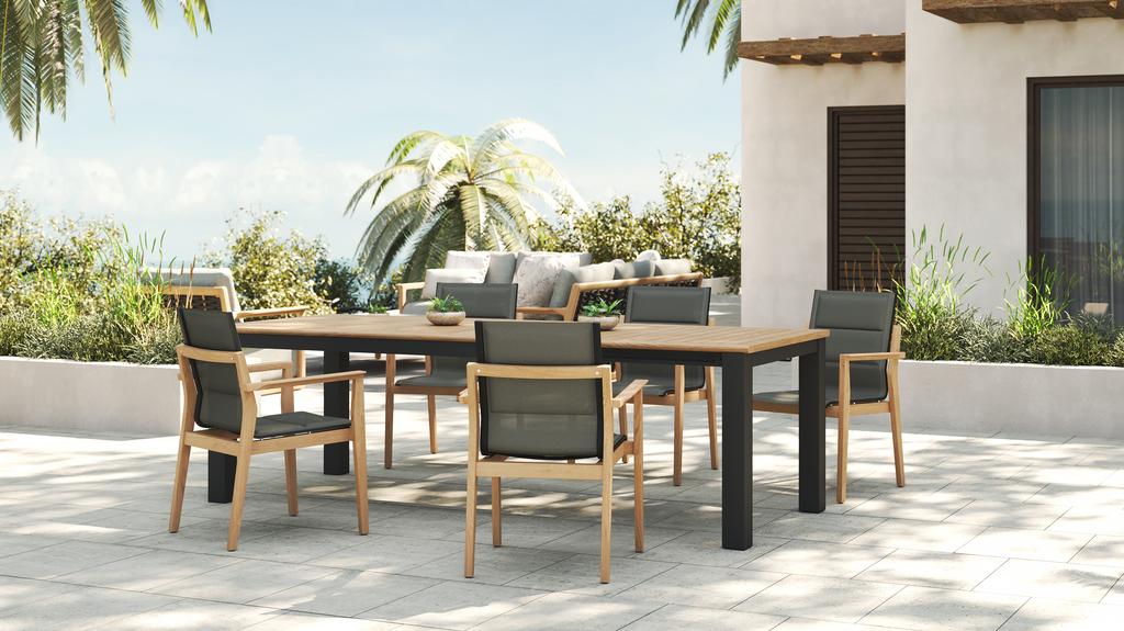 Xtend Frontslide Table 252 - Ambiance Image~~