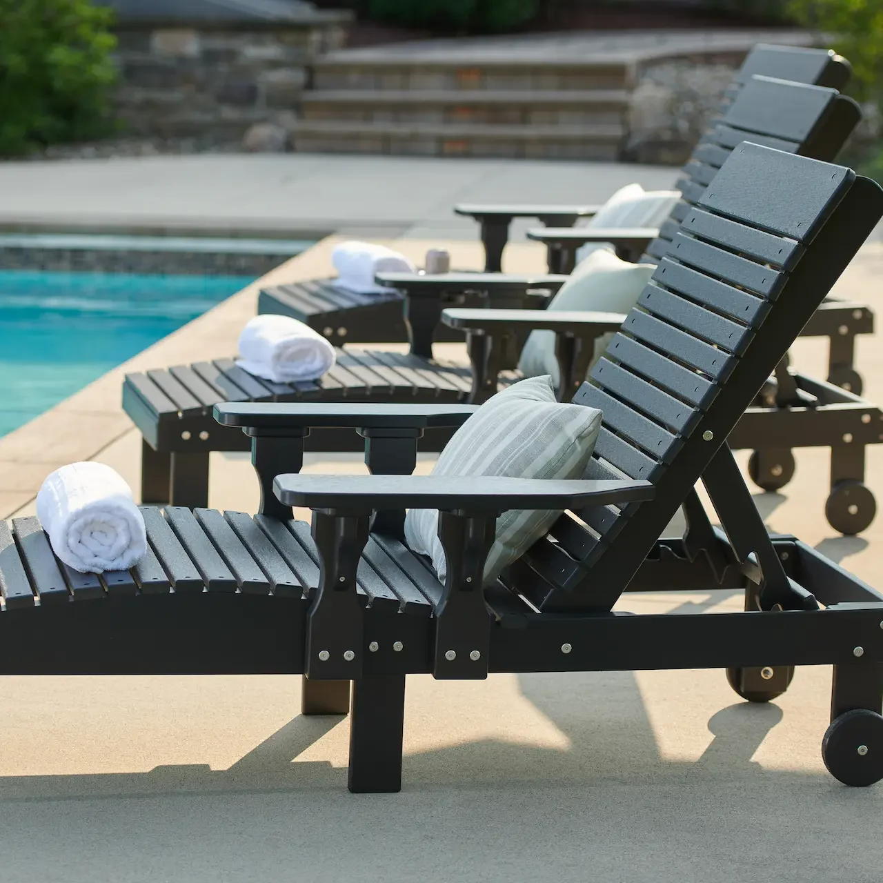 LuxCraft – Adjustable Lounge Chair – Outdoor Reclining Chair with Wheels