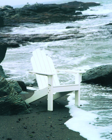 Seaside Adirondack Classic Chair – Timeless Outdoor Patio Seating