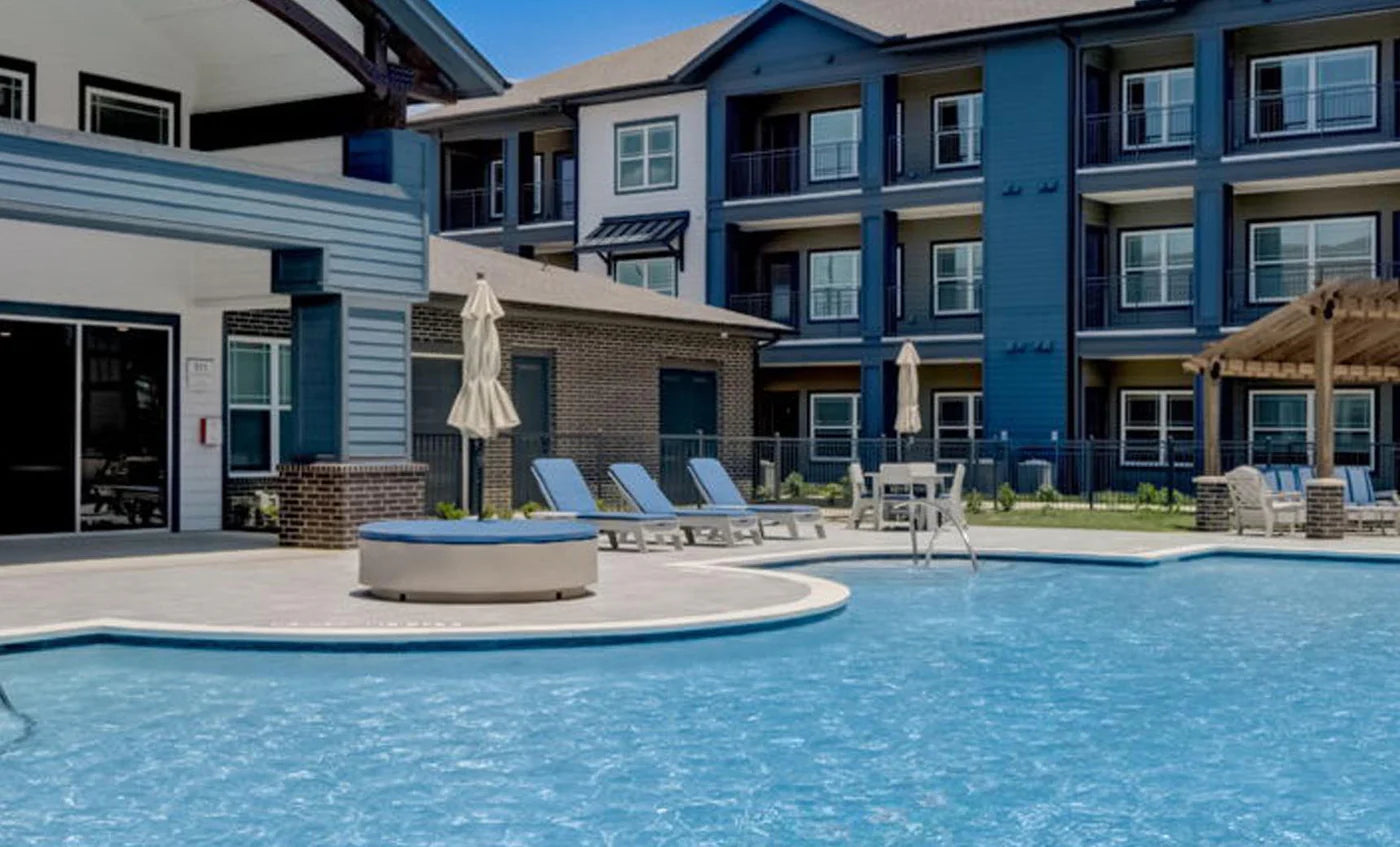 Signature Round Sunbed – Luxury In-Pool Outdoor Daybed