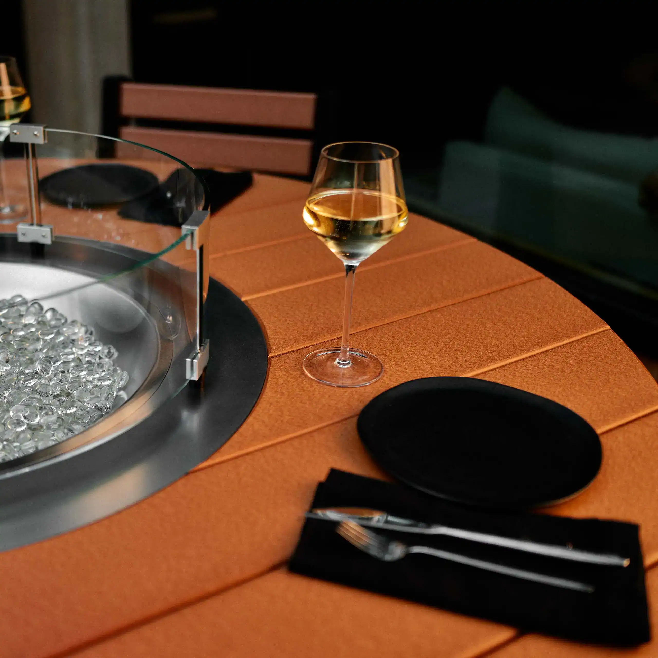 LuxCraft – Lumin Fire Table 60″ Round – Outdoor Gas Fire Dining Table