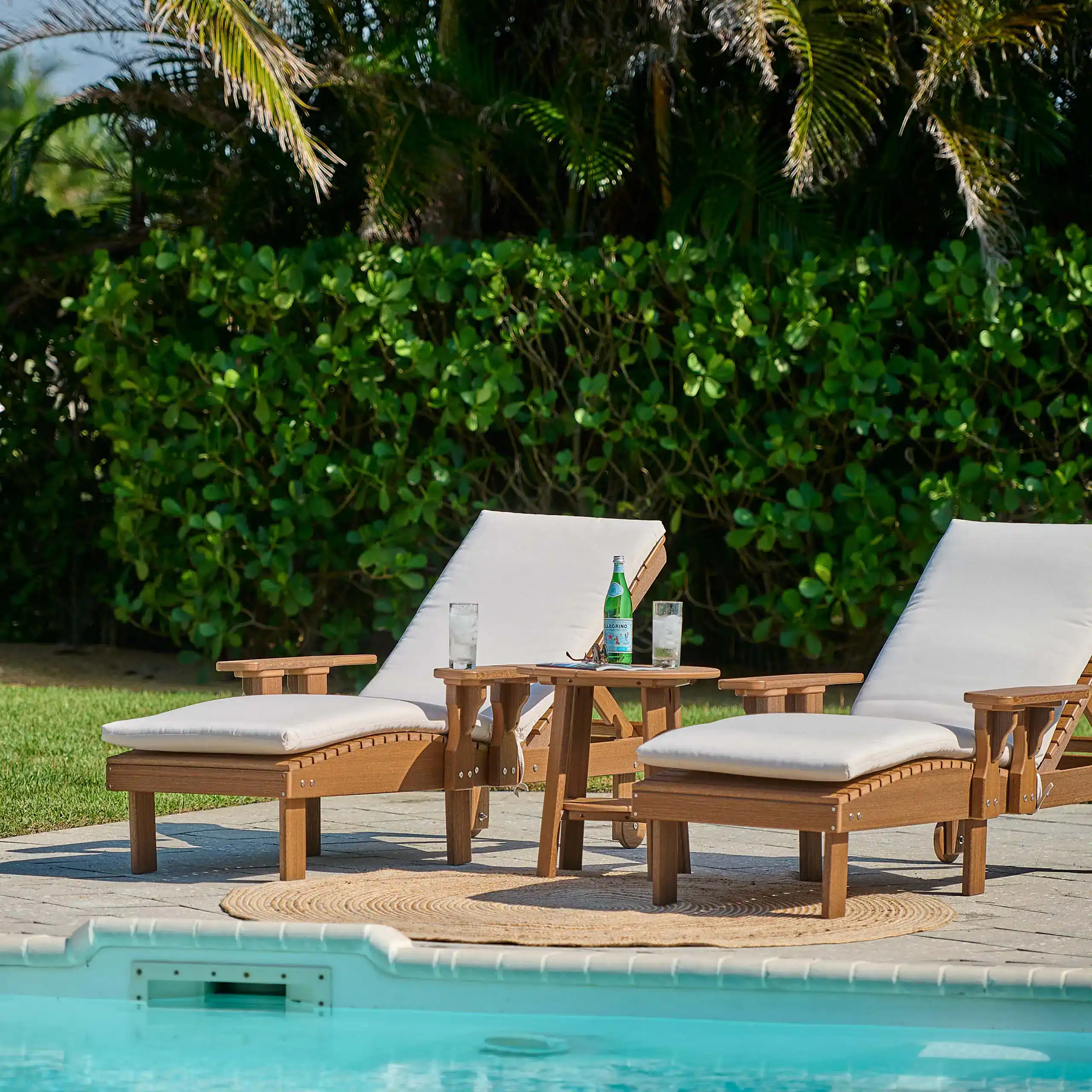 LuxCraft – Adjustable Lounge Chair – Outdoor Reclining Chair with Wheels