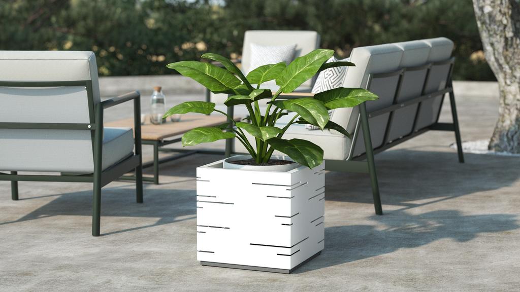 Litchi Medium Planter - Ambiance Image~~