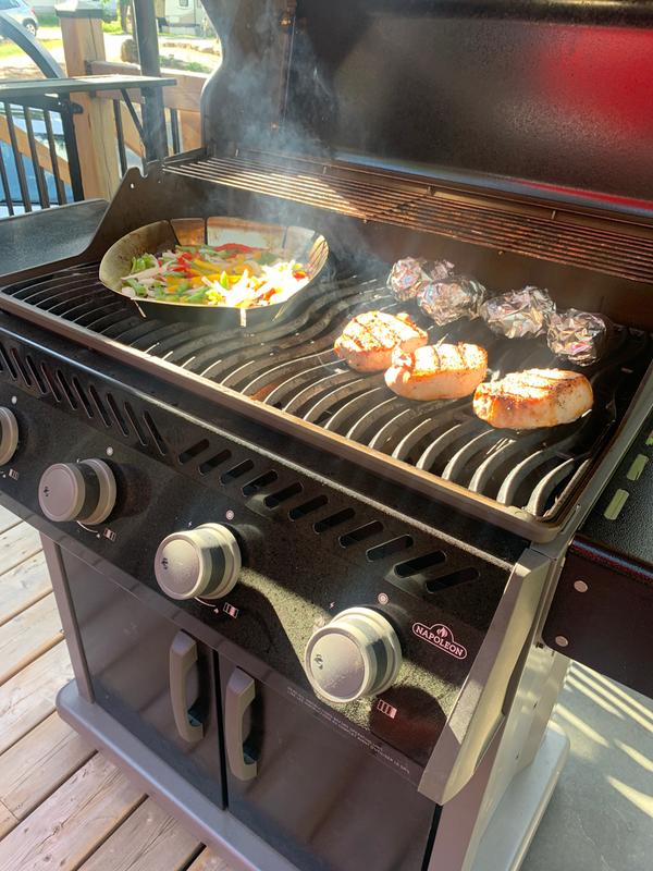 Napoleon Rogue 525 4-Burner Propane Grill  - R525PSS-2