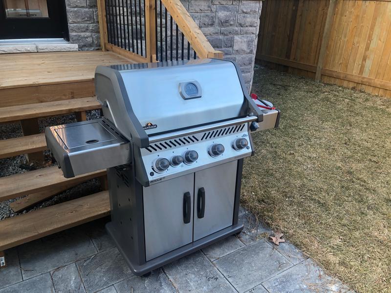 Napoleon Rogue 525 4-Burner Propane Grill  - R525PSS-2